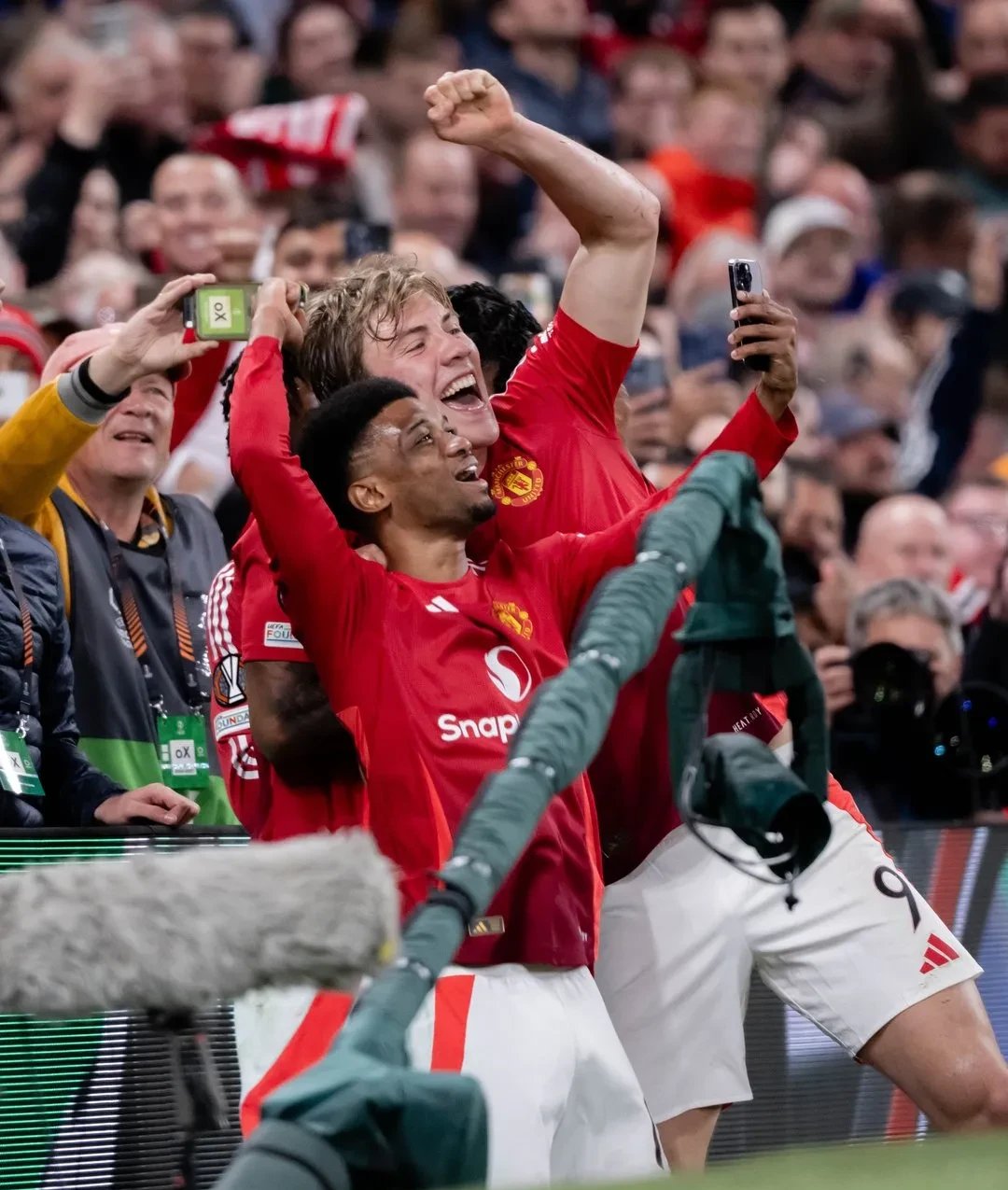 包含赛地聚焦——英超赛前热度飙升,西汉姆完成体检,气氛紧张,年轻球员得到机会的词条 包含赛地聚焦——英超赛前热度飙升,西汉姆完成体检,气氛紧张,年轻球员得到机会的词条