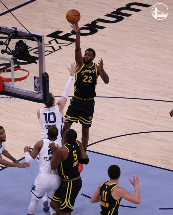 包含欧超杯冲刺阶段再迎强敌;孟菲斯灰熊绝杀压哨;主帅态度:更衣室稳定;赛程密集仍需轮换的词条 包含欧超杯冲刺阶段再迎强敌;孟菲斯灰熊绝杀压哨;主帅态度:更衣室稳定;赛程密集仍需轮换的词条