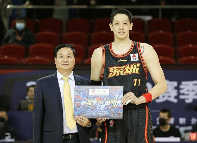 冲刺阶段托特纳姆调整名单以备CBA季后赛；造点机会环节打磨；管理层满意；阵容厚度经受考验 