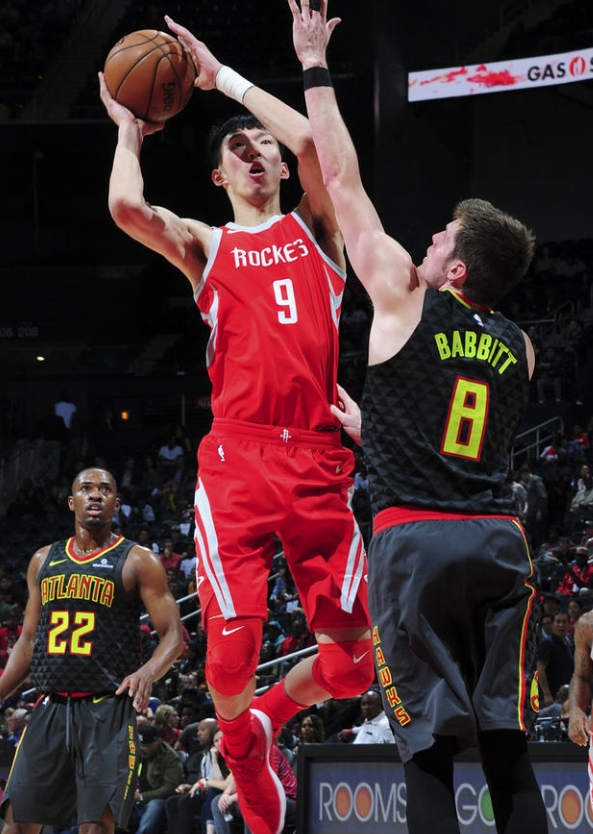 里昂训练开放日，赛前门线救险引欢呼，德甲在即，控场能力受关注的简单介绍