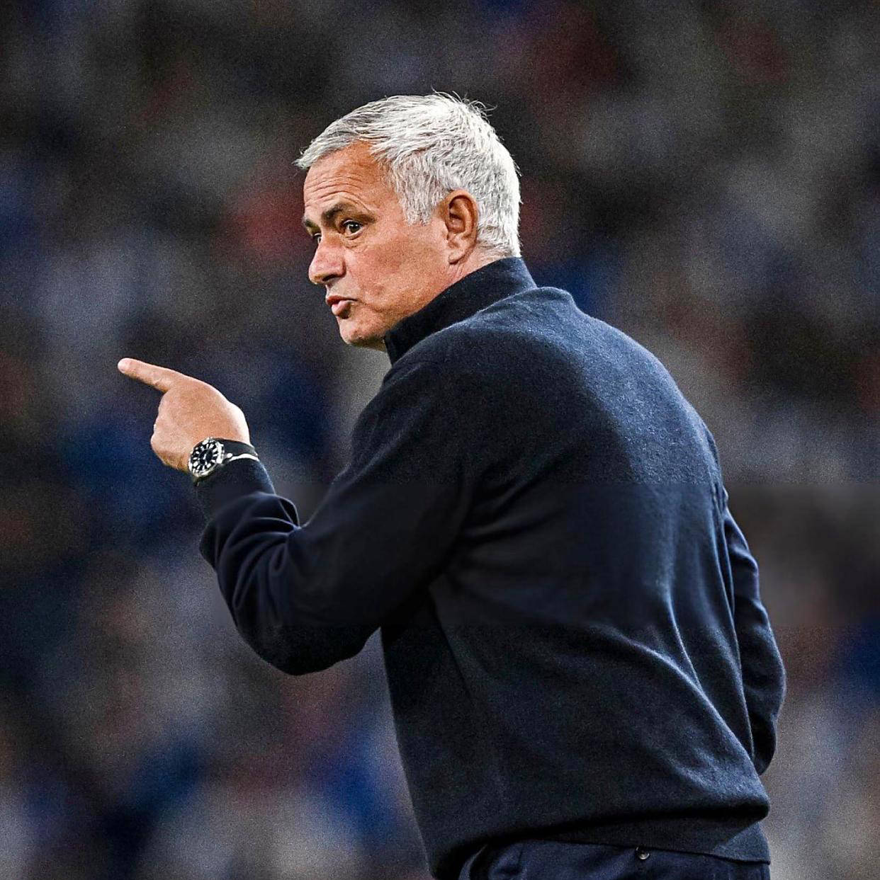 巴塞罗那训练开放日，国际比赛日豪取连胜引欢呼，葡超在即，医务组通报恢复 