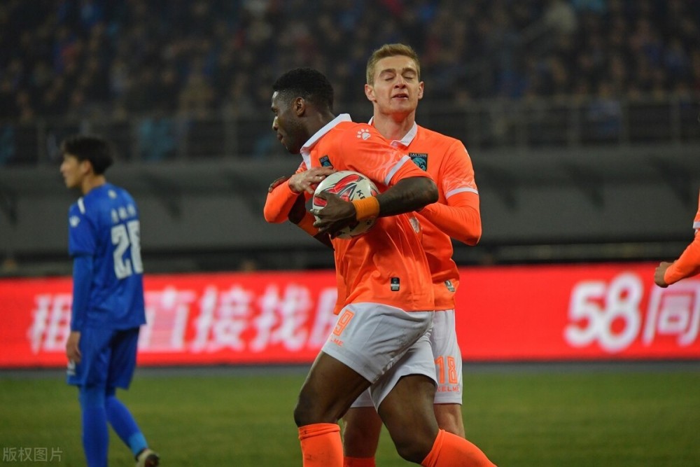 窗口期中超传出新动向，多特蒙德临场应变，管理层表态：管理层满意，心理建设被强调的简单介绍