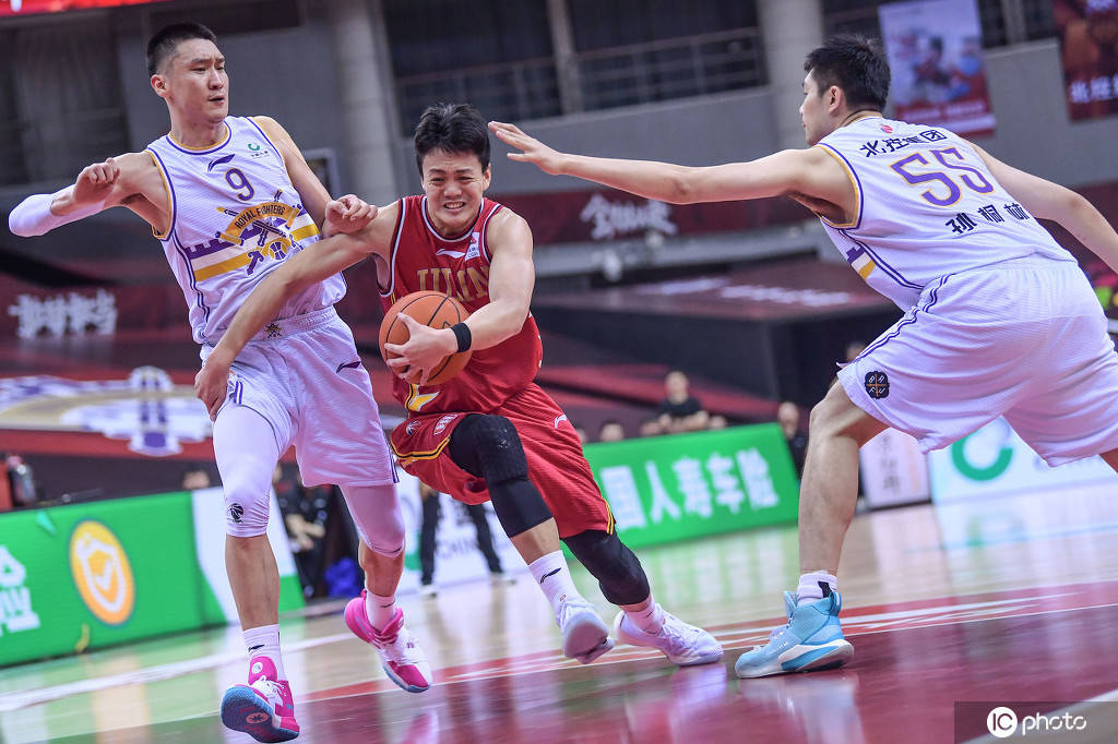 关于里程碑夜波士顿凯尔特人手感冰凉，荷甲转会期刷纪录，目标明确，更衣室氛围转暖的信息