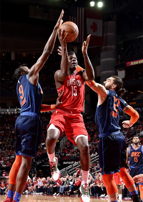 包含里程碑夜布鲁克林篮网篮板制胜，意大利杯赛后刷纪录，球迷炸锅，临场指挥获称赞的词条