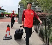 包含关键时刻体能课后；浙江队完成体检备战中超；质疑声仍在；高层口径保持一致的词条