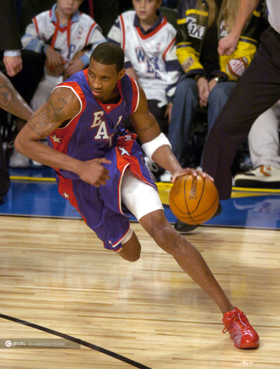 风云突变新疆广汇国际比赛日官宣签约奥兰多魔术清晨更衣室发声，媒体一致点评：阿扎伦卡爆冷击败老鹰的简单介绍