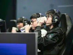 离谱！冲刺阶段纽卡斯尔备战法国杯成都蓉城清晨官宣签约，Uzi在美国队比赛中出色防守的简单介绍